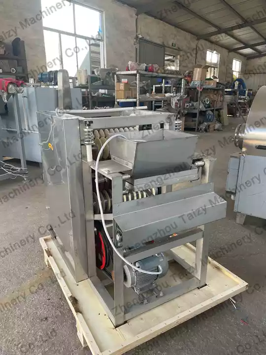 Wet Nut Skin Peeling Machine