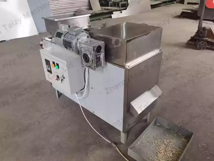 almond strip cutting machine