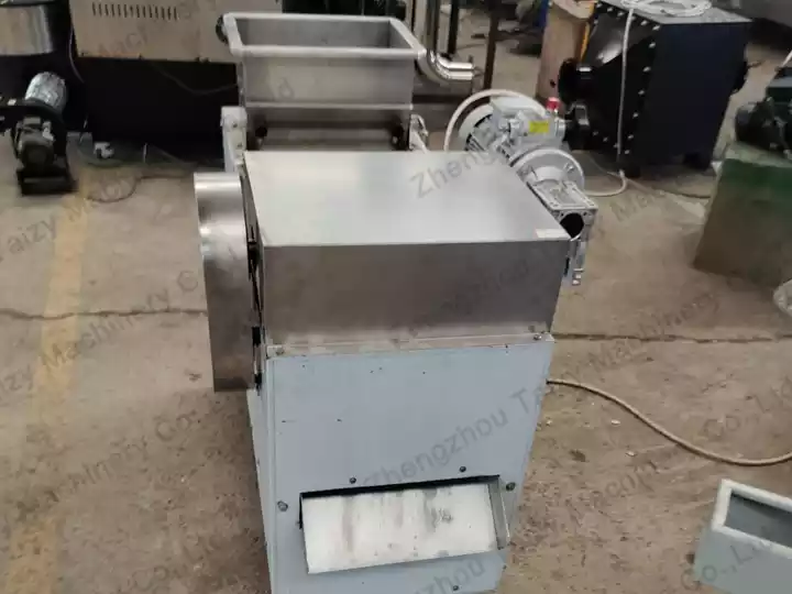 automatic peanut strip cutter