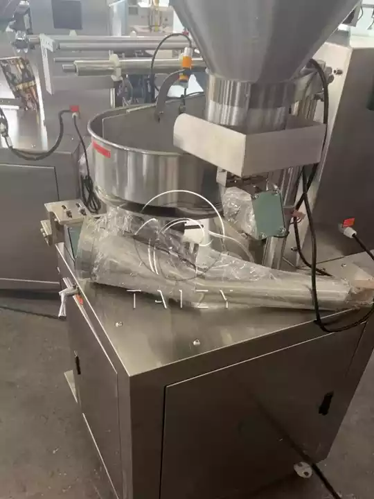 Granule Pouch Packing Machine